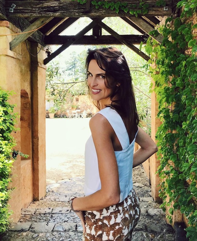 Ritual tersebut pun tidaklah sulit ditiru. Metode mandi itu juga hanya berdurasi sekitar 12 menit dan bisa dilakukan tiga kali seminggu atau paling tidak seminggu sekali. Foto: Instagram @abigailoneill