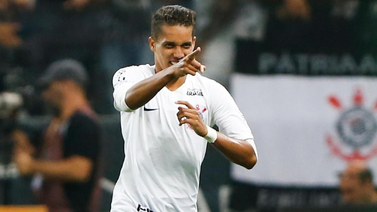 Pedrinho, pemuda Brasil yang sedang diperebutkan Real Madrid-Barcelona. (Foto: Alexandre Schneider/Getty Images)