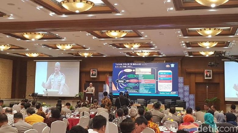 Ganjar Pranowo Usul Ada SIM Khusus untuk Pelajar Ganjar Pranowo Usul Ada SIM Khusus untuk Pelajar