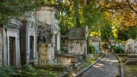 Bentuk kuburan di Pere Lachaise beraneka macam, mulai dari yang bentuknya sederhana hingga monumen yang menjulang (iStock)  