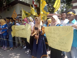 Mahasiswa NTB Demo Minta Baiq Nuril Dibebaskan