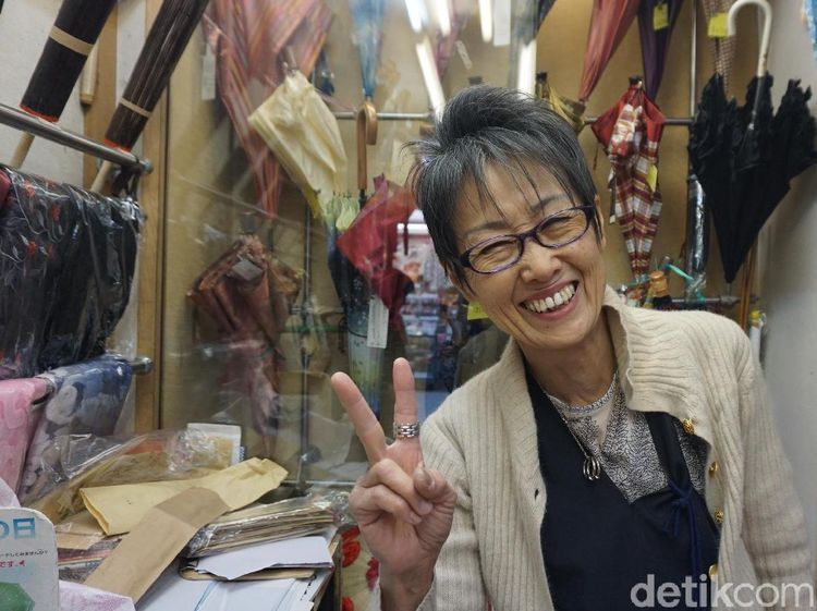 Smile! Ini Buktinya Kalau Orang Jepang Juga Murah Senyum