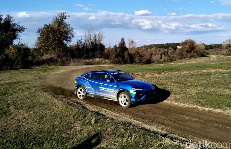 Lamborghini Mau Bikin Mobil 4 Pintu Lagi Lamborghini Mau Bikin Mobil 4 Pintu Lagi