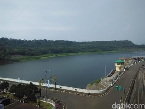Waduk Cirata: Sejarah Singkat, Jam Buka, Harga Tiket, Hingga Spot Wisatanya