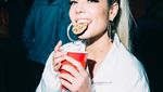 Tiada Hari Tanpa Pizza, Ini Pose Halsey Saat Menyantap Pizza