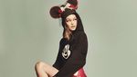 Pesona Gigi dan Bella Hadid dalam Konsep Mickey Mouse