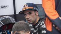 Miguel Oliveira bakal menjadi pebalap KTM Tech 3di MotoGP 2019. Pebalap asal Portugal ini sebelumnya tampil di Moto2. Pada test di sirkuit Ricardo Tormo, Valencia, Selasa (20/11/2018) malam WIB, pria asal Portugal itu ada di posisi buncit. (Foto: Mirco Lazzari gp/Getty Images)