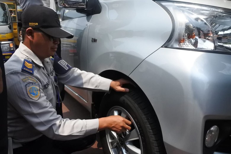 55 Kendaraan Terjaring Operasi Cabut Pentil di Bandung 55 Kendaraan Terjaring Operasi Cabut Pentil di Bandung