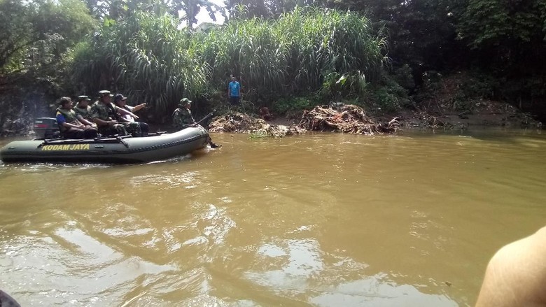 Antisipasi Banjiir, Pangdam Jaya Susuri Sungai Ciliwung Antisipasi Banjiir, Pangdam Jaya Susuri Sungai Ciliwung