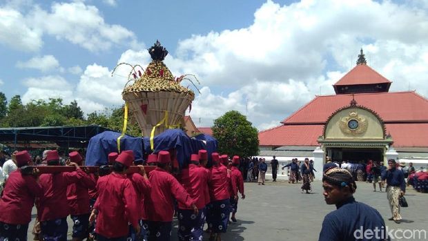Grebeg Maulid Nabi di Yogyakarta. 