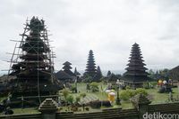Pura Besakih, Rekomendasi Liburan di Bali Akhir Pekan