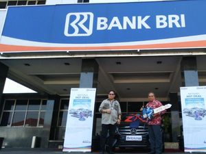 Nabung 40 Tahun, Warga Rembang Dapat Mercedes Benz