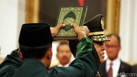 Andika membacakan sumpah di hadapan Presiden Jokowi.