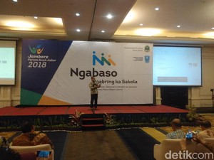 Paksa Anak Jalan Kaki ke Sekolah, Ridwan Kamil Luncurkan Ngabaso