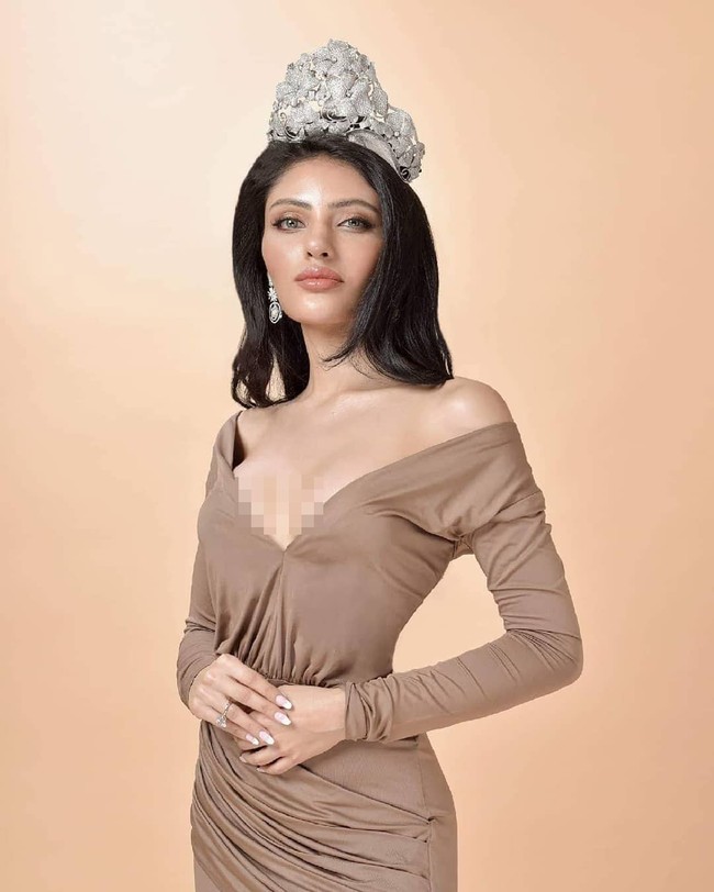 Sosok Sanjna Suri sendiri sudah punya pengalaman di dunia kontes kecantikan. Sebelum menjadi juara Miss Supranational Malaysia 2018, dia adalah pemenang Miss Intercontinental Malaysia 2017. Pada 2012, dia mengikuti kontes kecantikan untuk pertamakalinya yaitu Miss Malaysia Indian Global. Foto: Instagram @sanjna_sur i