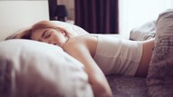 Tidur Salah Posisi Bisa Memperburuk Low Back Pain, Ini yang Benar Menurut Dokter