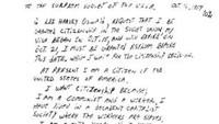 Polemik penangkapan Lee Harvey Oswald pun penuh dengan misteri. Setelah penangkapan Oswald, ia pun sempat mengaku tak membunuh Sang Presiden, namun Oswald kemudian Oswald ditembak mati di tahanan. Beragam teori konspirasi merebak untuk mencari tahu dalang penembakan Presiden John F Kennedy dan hingga kini misteri penembakan itu belum terpecahkan meski beberapa berkas penyelidikan telah dirilis secara umum oleh pemerintah AS. National Archive/Newsmakers/Getty Images.