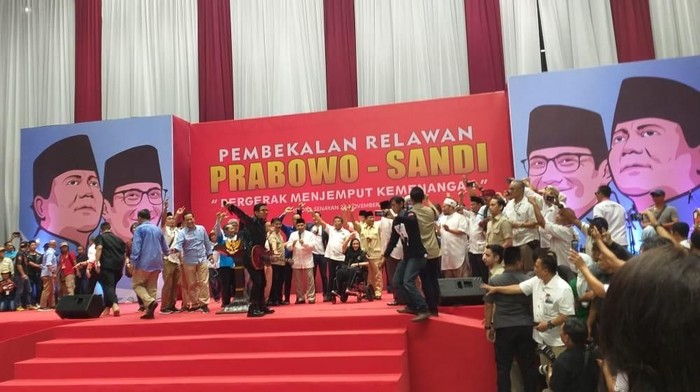 Saat Prabowo-Titiek hingga Amien Rais Nyanyi 2019 Ganti Presiden