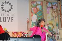 Ini Mantan Model yang Jadi Pelatih Yoga Tertua di Usia 100 Tahun