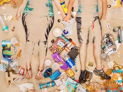 Potret Manusia dan Sampah Tujuh Harinya