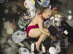 Potret Manusia dan Sampah Tujuh Harinya