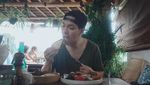 Pose Ganteng Fero Walandouw, Presenter yang Tak Bisa Jauh dari Kopi