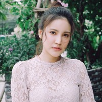 Bagaimana menurutmu dengan penampilan Milin saat mengenakan riasan flawless bernuansa peach ini? Foto: Instagram @millinb3rry