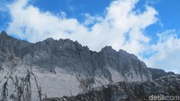 Di sepanjang Pegunungan Jayawijaya, dinilai oleh ahli geologi, memiliki mineral ekonomis seperti emas dan tembaga (Afif Farhan/detikTravel)
