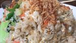 Cuman Punya Nasi dan Sayuran? Bikin Saja Nasi Goreng Enak