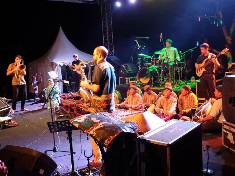 Saat Jazz Dikawinkan dengan Calung Banyumasan