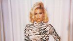 Pose Seksi dan Retro Kylie Jenner di Kalender 2019