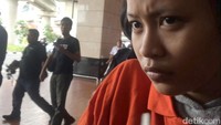 Sepasangan kekasih Y dan NR tiba di Terminal 2F Bandara Soekarno-Hatta sekitar pukul 12.15 WIB. Mereka dibawa tim dari Polres Jaksel dan Subdit Jatanras Polda Metro Jaya.