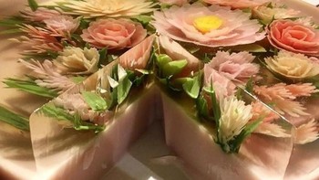 Meski tubuhnya digerogoti penyakit tak dijadikannya halangan untuk melakukan apa yang ia sukai. (Foto: Instagram/Jelly Alchemy)