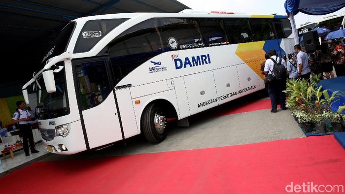 Penerapan e-Tiketing Bus ke Bandara Soekarno Hatta

Perum Damri menggandeng Telkom memperkenalkan layanan e-Ticketing transportasi publik menuju Bandara Soekarno Hatta guna memudahkan masyarakat.