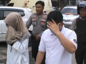Pria Beristri-Mahasiswi yang Mesum di Mobil Kena Wajib Lapor