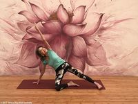 Ini Mantan Model yang Jadi Pelatih Yoga Tertua di Usia 100 Tahun