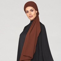 Selain Amerika, brand hijab yang terkenal ada di Inggris. Brand bernama Inayah itu banyak dipakai hijabers Eropa. Salah satu produk paling laris adalah hijab pashmina polos ini. Harganya 14.99 Poundsterling atau sekitar Rp 279.400  Foto: Dok. Inayah