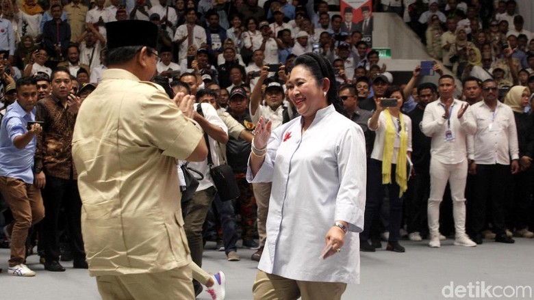 Soal Ibu Negara, Jubir BPN Ini Siap Jadi Among Tamu Jika Prabowo-Titiek Rujuk Soal Ibu Negara, Jubir BPN Ini Siap Jadi Among Tamu Jika Prabowo-Titiek Rujuk
