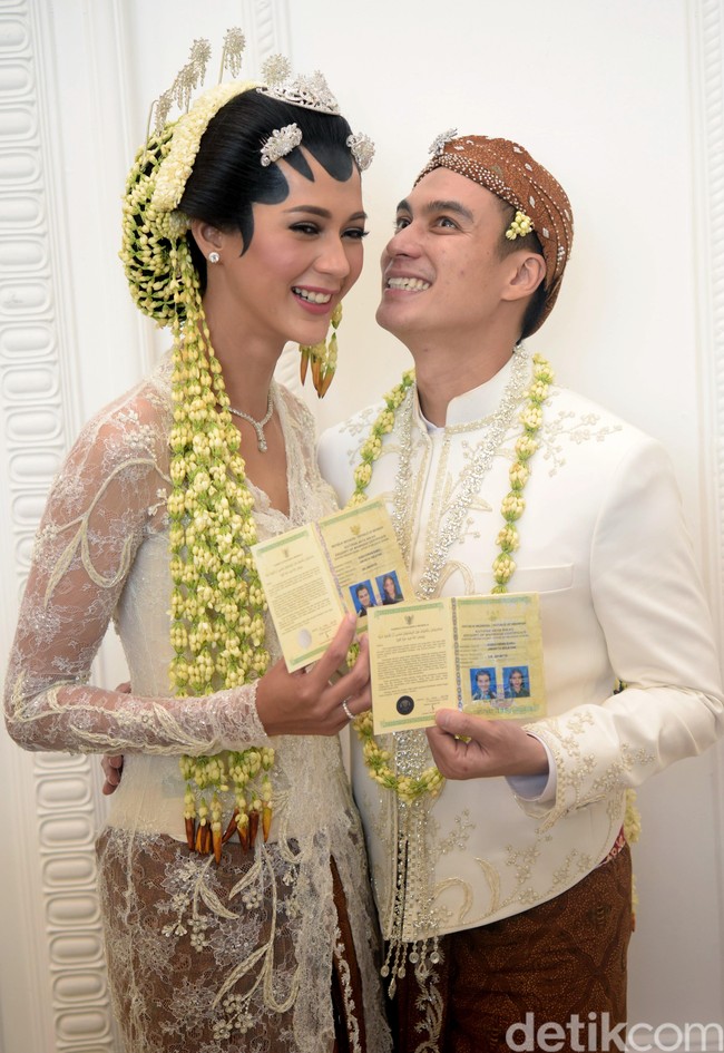 Memakai kebaya Biyan saat menikah rupanya sudah menjadi impian Paula Verhoeven sejak dia memulai karier sebagai model. Paula mengawali kariernya dari pemilihan Gadis Sampul pada 2001.  Foto: Noel/detikFoto