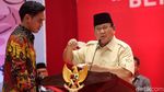 Begini Gaya Prabowo Semangati Relawan