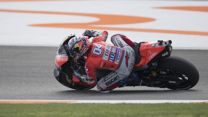 Andrea Dovizioso menguji Desmosedici GP19 di tes MotoGP Valencia. (Foto: Mirco Lazzari gp/Getty Images) Andrea Dovizioso menguji Desmosedici GP19 di tes MotoGP Valencia. (Foto: Mirco Lazzari gp/Getty Images)
