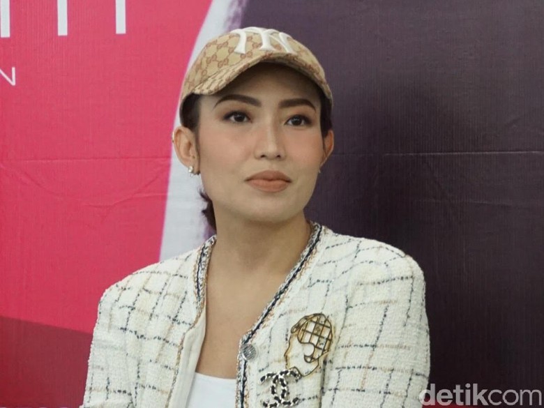 Alasan Gisel Jual Mobil Pemberian Gading, Ibu Ayu Dewi Meninggal Dunia Alasan Gisel Jual Mobil Pemberian Gading, Ibu Ayu Dewi Meninggal Dunia
