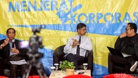 KPK menggelar diskusi bertema Menjerat Korporasi bersama Ketua Muda Pidana Khusus MA RI Periode 2009-2013, Djoko Sarwoko (kiri) dan Pakar Hukum Pidana Universitas Airlangga (Unair), Maradona (kanan). KPK sendiri dalam diskusi itu diwakili oleh Wakil Ketua KPK, Laode M Syarif.