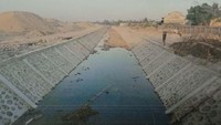 Sumber air baku yang digunakan adalah Sungai Maro di Kabupaten Merauke dengan kapasitas 350 liter/detik. Pembangunan intake dan jaringan pipa transmisi air baku dilakukan mulai 28 September 2018 hingga 13 Desember 2019 oleh kontraktor PT. Minarta Dutahutama dengan nilai kontrak Rp 93,9 miliar. Dok. Kementerian PUPR.