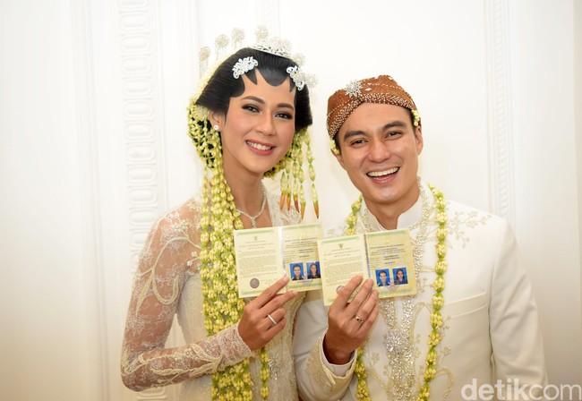 Memakai kebaya Biyan saat menikah rupanya sudah menjadi impian Paula Verhoeven sejak dia memulai karier sebagai model. Paula mengawali kariernya dari pemilihan Gadis Sampul pada 2001. Foto: Noel/detikFoto