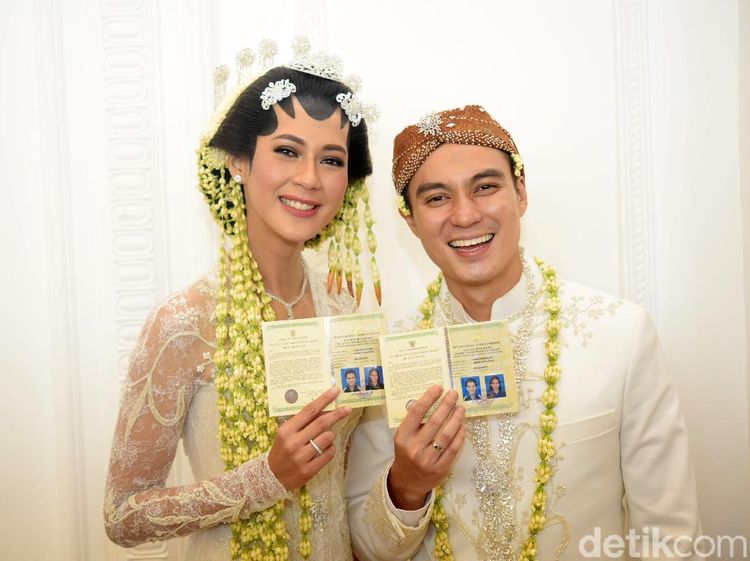 Baim Wong Resmi Nikah, Gaya Kylie Jenner di Kalender 2019