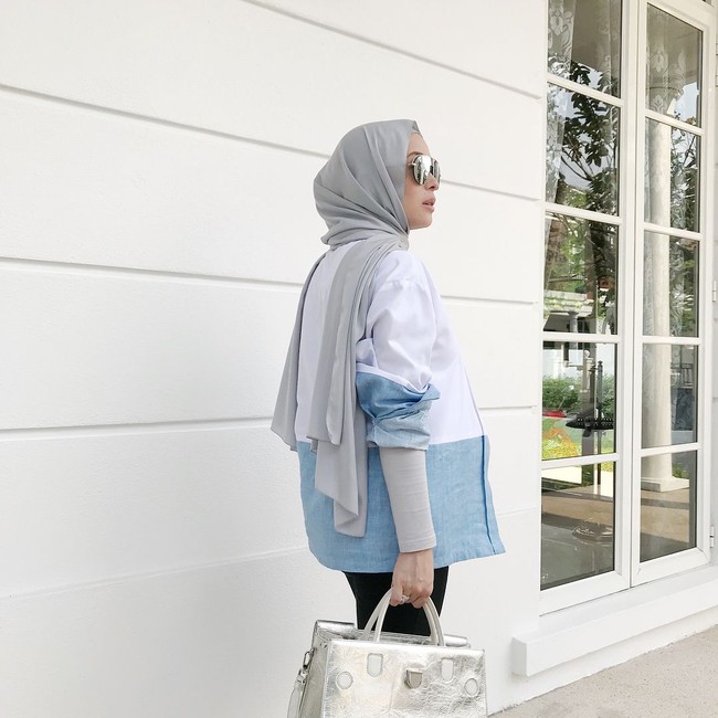 Beralih ke Asia, negara yang banyak menjual produk pashmina atau shawl berbahan crepe dan sifon adalah Malaysia. Produk hijab premium yang populer di sana adalah Duck Scarves besutan Vivy Yusof. Foto: Instagram/VivyYusof