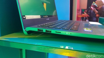 Tidak hanya enak dipandang, laptop ini juga mengusung spesifikasi yang tidak bisa dipandang sebelah mata.  (Foto: detikINET/Virgina Maulita Putri)