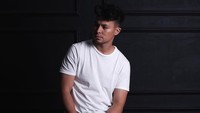 Fero memulai karir sebagai presenter acara musik, tapi kini ia sibuk di dunia modeling, pemain sinetron dan menjadi pembawa acara traveling My Trip My Adventure di Trans TV.  Foto: instagram @fero_walandouw