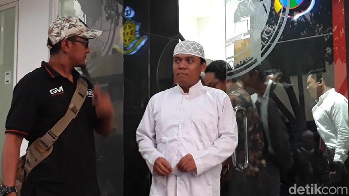 gus nur tersangka gus nur tersangka